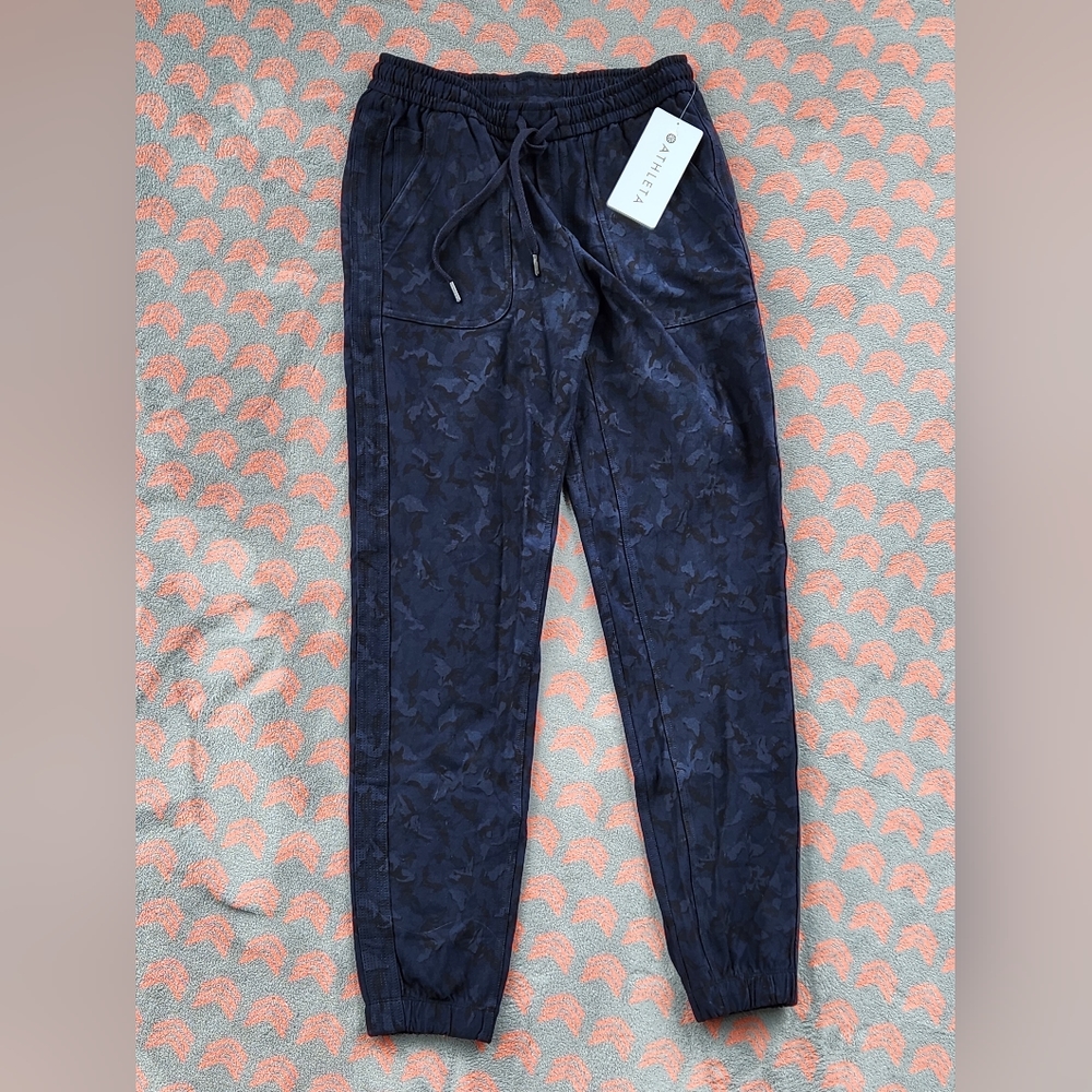 NWT Athleta Printed Farallon Jogger Navy Camo Size 6T, 8T